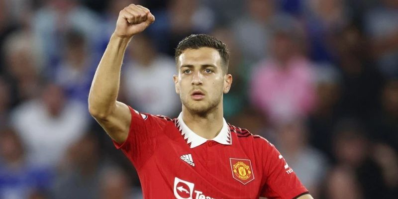 Diogo Dalot gây ấn tượng tại Old Trafford